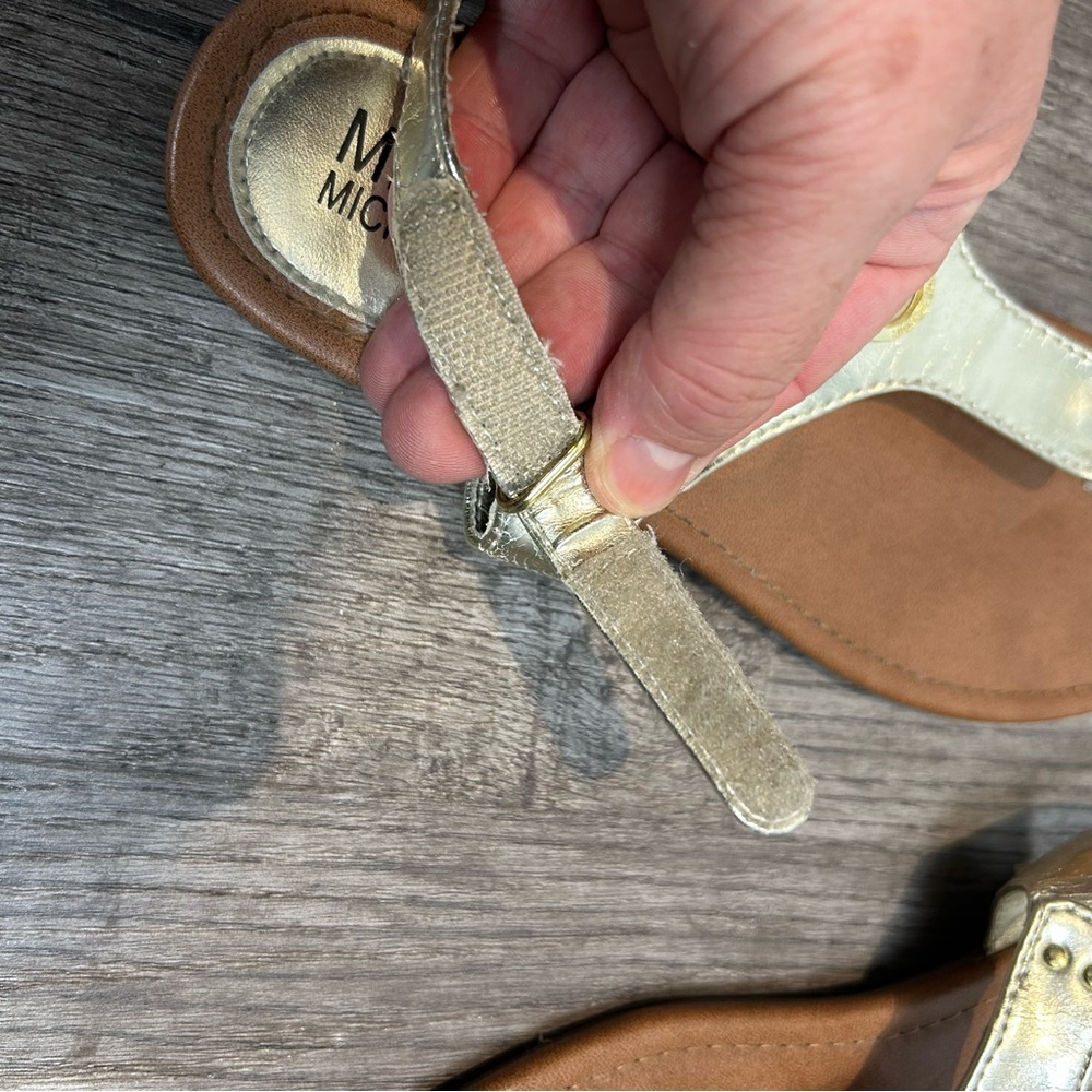 Michael Kors Metallic Gold Sandals with buckle - Picture 6 of 7